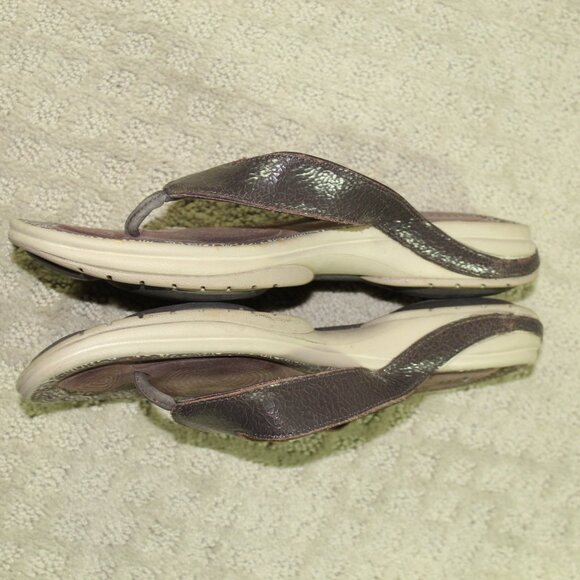 Reebok Easy-Tone Women's Size 10 Brown Thong Sandals - Picture 3 of 6